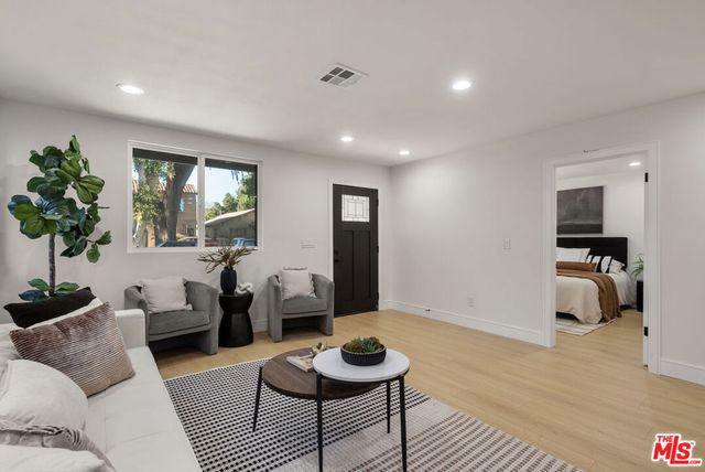2706 S Cochran Avenue, Los Angeles, CA 90016