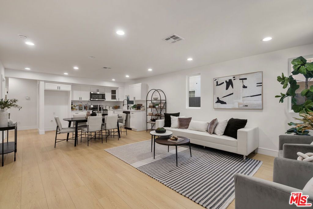 2706 S Cochran Avenue, Los Angeles, CA 90016