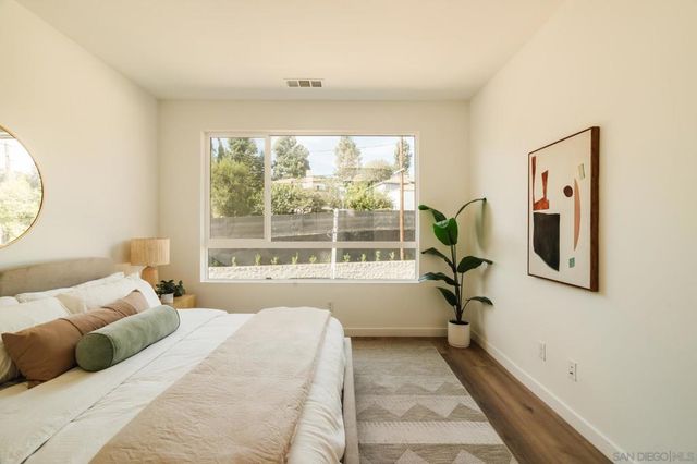 3851 N Riley Ln, Los Angeles, CA 90065