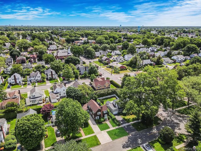 53 Jefferson Street, Garden City, NY 11530