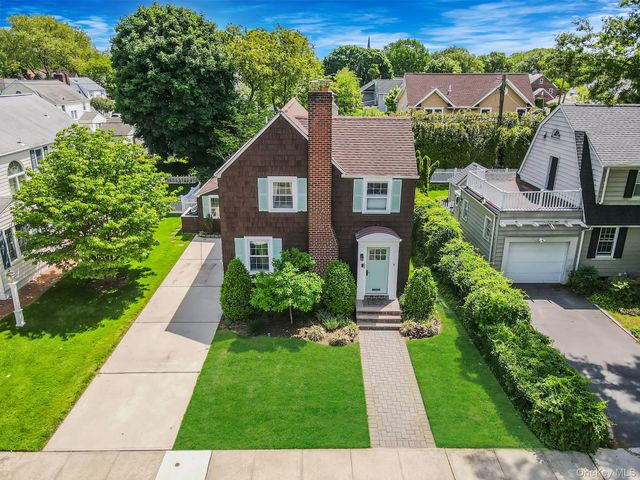 53 Jefferson Street, Garden City, NY 11530