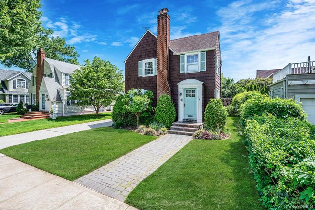 53 Jefferson Street, Garden City, NY 11530