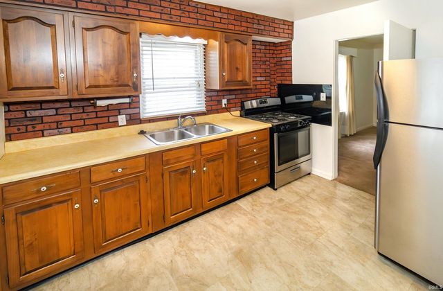 2521 Taylor Avenue, Evansville, IN 47714