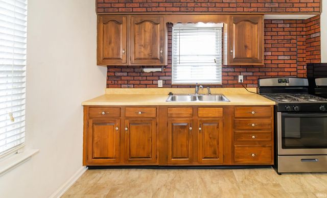 2521 Taylor Avenue, Evansville, IN 47714