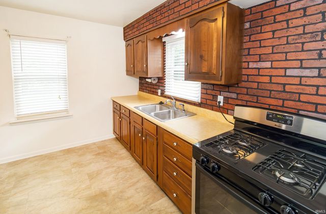 2521 Taylor Avenue, Evansville, IN 47714