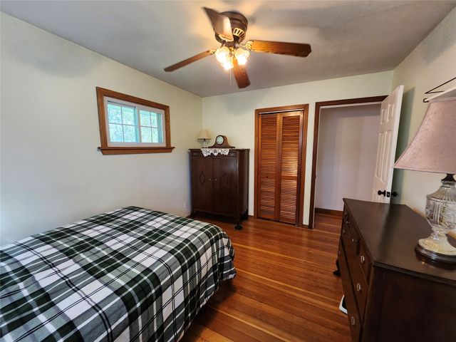 8581 PERRY Highway, Erie, PA 16509