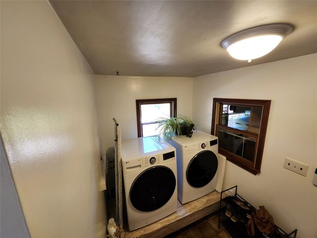 8581 PERRY Highway, Erie, PA 16509