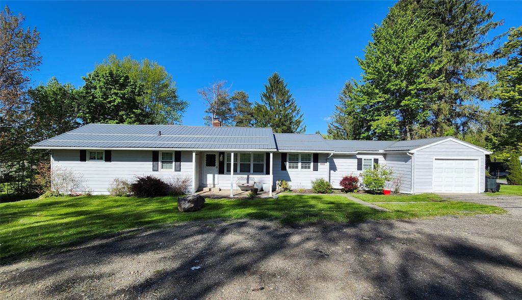 8581 PERRY Highway, Erie, PA 16509