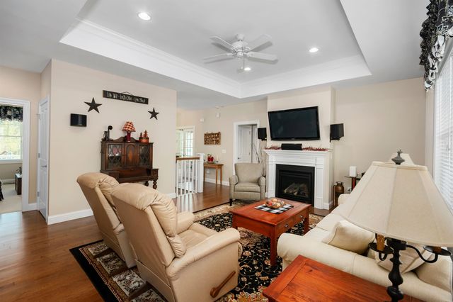 17 Legacy Drive, Nashua, NH 03062