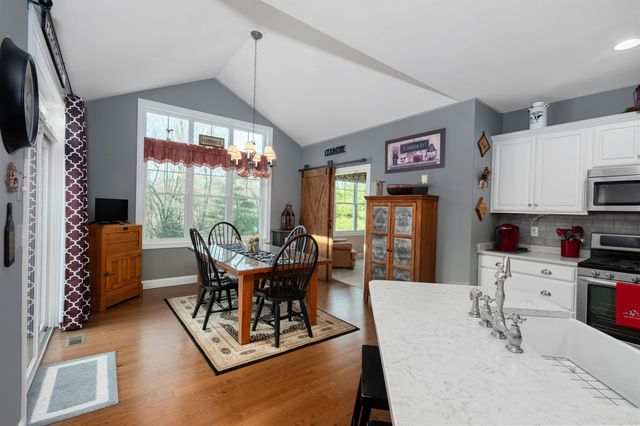 17 Legacy Drive, Nashua, NH 03062