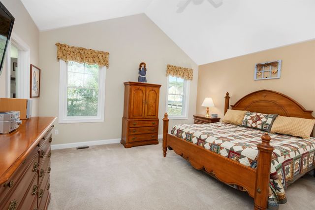 17 Legacy Drive, Nashua, NH 03062