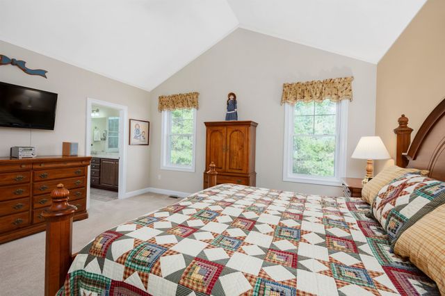 17 Legacy Drive, Nashua, NH 03062