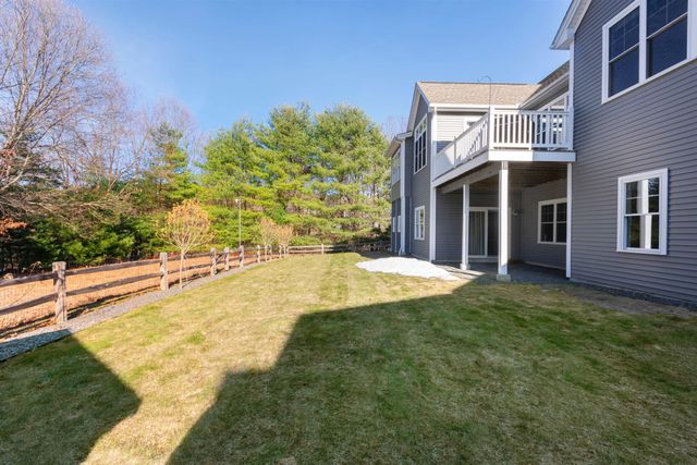 17 Legacy Drive, Nashua, NH 03062