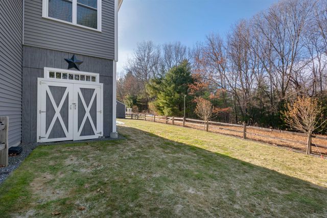 17 Legacy Drive, Nashua, NH 03062