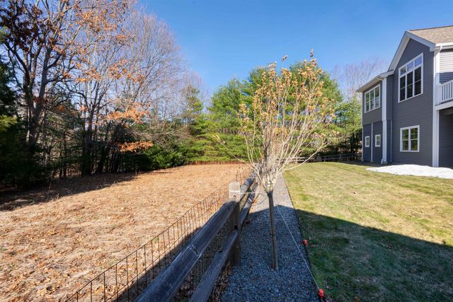 17 Legacy Drive, Nashua, NH 03062