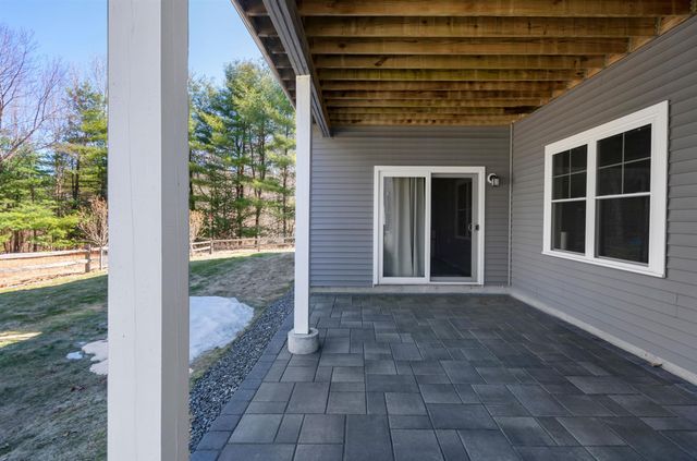 17 Legacy Drive, Nashua, NH 03062