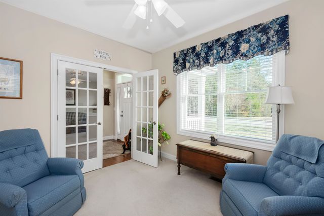 17 Legacy Drive, Nashua, NH 03062