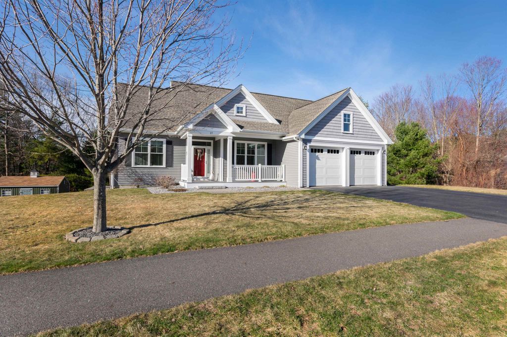 17 Legacy Drive, Nashua, NH 03062