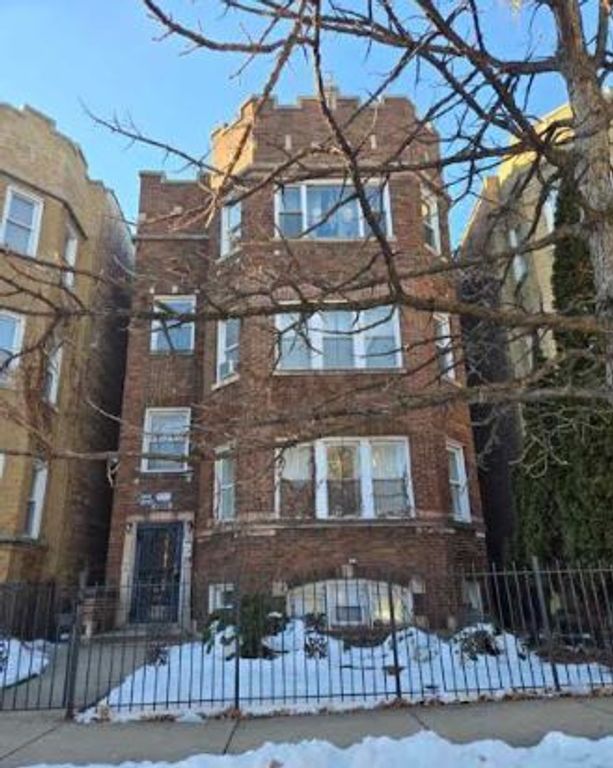 Image 1 of property listing at 8114 S Maryland Avenue, Chicago, IL 60619