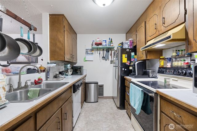 6616 6618 51st Avenue E, Tacoma, WA 98443
