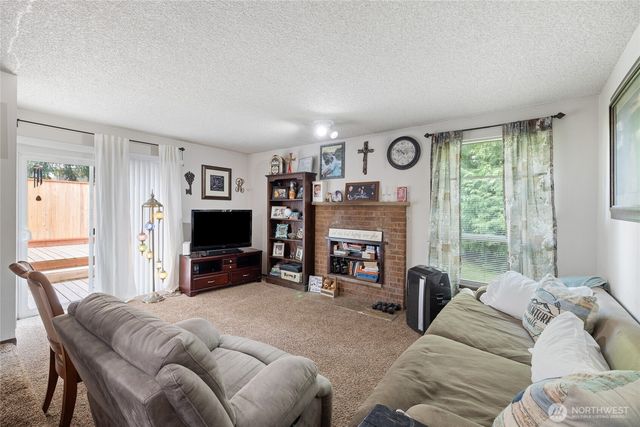 6616 6618 51st Avenue E, Tacoma, WA 98443