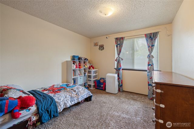 6616 6618 51st Avenue E, Tacoma, WA 98443