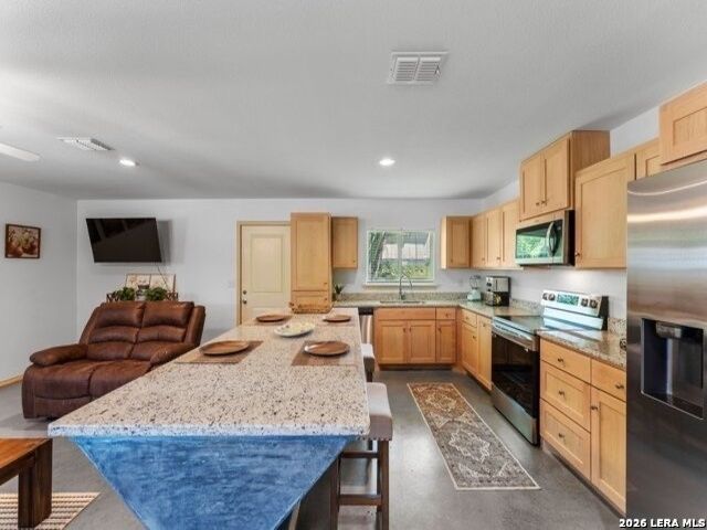 735 Green Castle, Canyon Lake, TX 78133