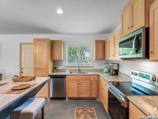 735 Green Castle, Canyon Lake, TX 78133