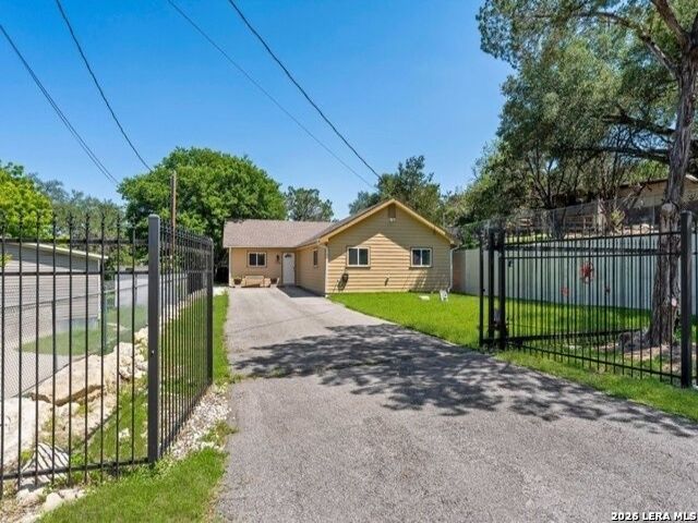 735 Green Castle, Canyon Lake, TX 78133