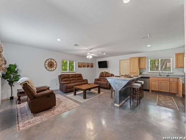735 Green Castle, Canyon Lake, TX 78133