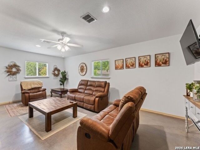 735 Green Castle, Canyon Lake, TX 78133