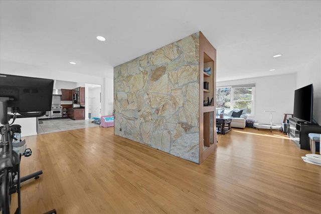 70 Corral De Tierra Road, Salinas, CA 93908