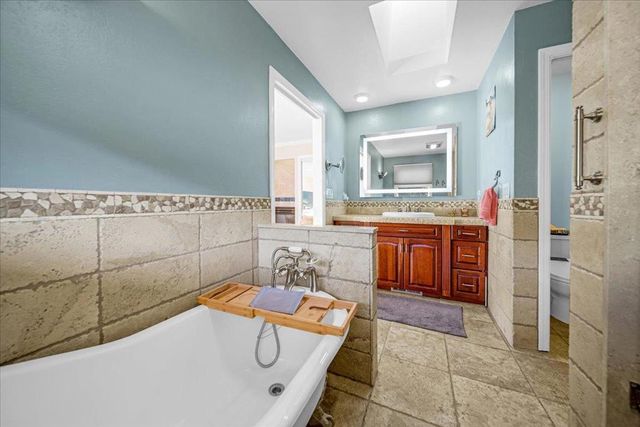 70 Corral De Tierra Road, Salinas, CA 93908