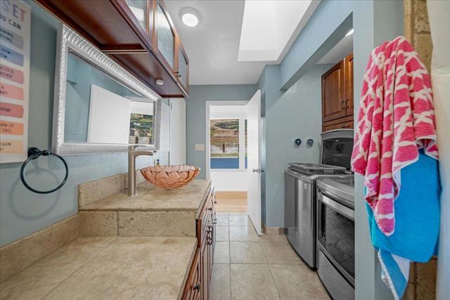 70 Corral De Tierra Road, Salinas, CA 93908