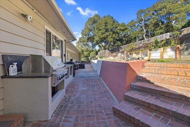 70 Corral De Tierra Road, Salinas, CA 93908