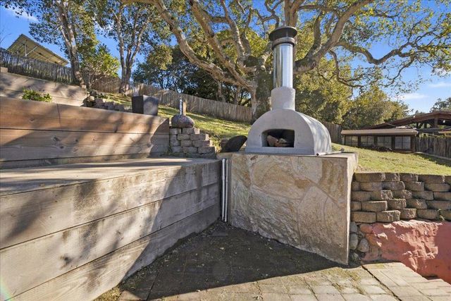 70 Corral De Tierra Road, Salinas, CA 93908