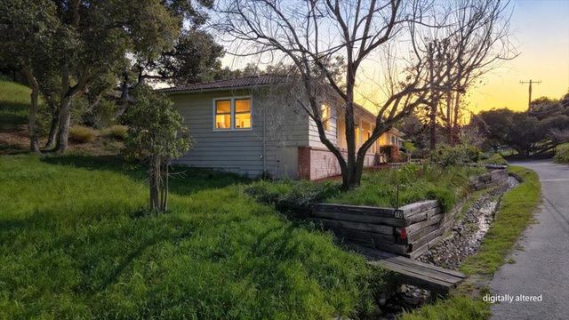 70 Corral De Tierra Road, Salinas, CA 93908