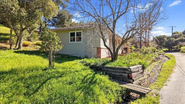 70 Corral De Tierra Road, Salinas, CA 93908