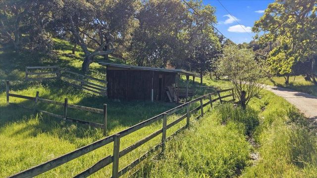 70 Corral De Tierra Road, Salinas, CA 93908