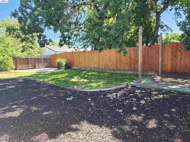 43 Alan Dr, Pleasant Hill, CA 94523
