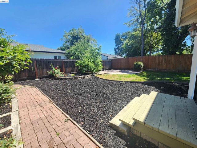 43 Alan Dr, Pleasant Hill, CA 94523