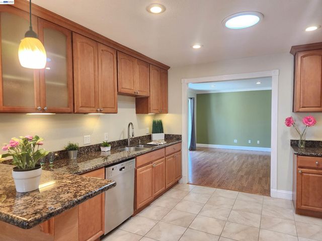 43 Alan Dr, Pleasant Hill, CA 94523
