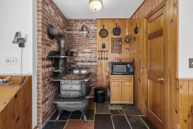 110B High Street, Upton, MA 01568