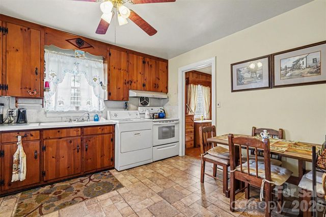 400 Briarwood Drive, Charlotte, NC 28215
