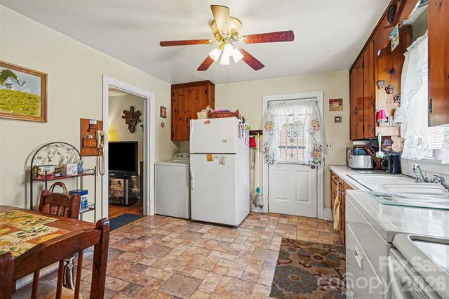 400 Briarwood Drive, Charlotte, NC 28215