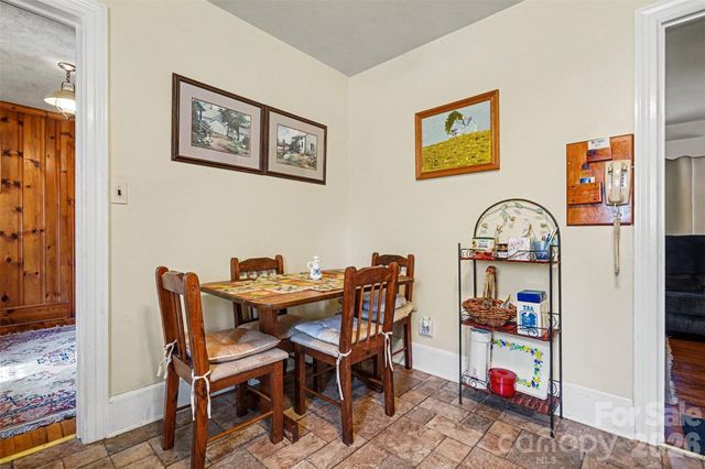 400 Briarwood Drive, Charlotte, NC 28215