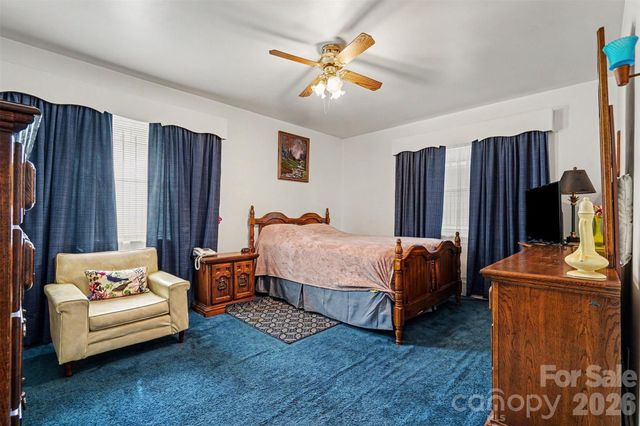 400 Briarwood Drive, Charlotte, NC 28215