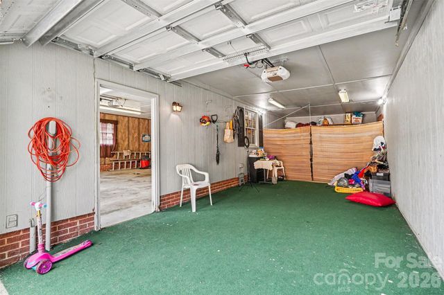 400 Briarwood Drive, Charlotte, NC 28215