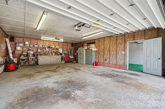 400 Briarwood Drive, Charlotte, NC 28215