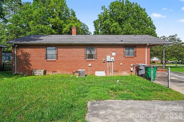 400 Briarwood Drive, Charlotte, NC 28215